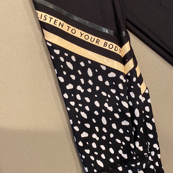 Sarah’s Day x White Fox Active Leggings - Picture 2 of 5